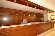 Стойка администратора в отеле Болгарии "Дворец"