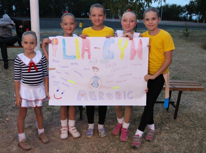 Поддержка в любом виде спорта очень важна! И девчонки из Молдовы знают это! «LIA-GYM» доносится из зала от болельщиков! Их группа поддержки самая звонкая!