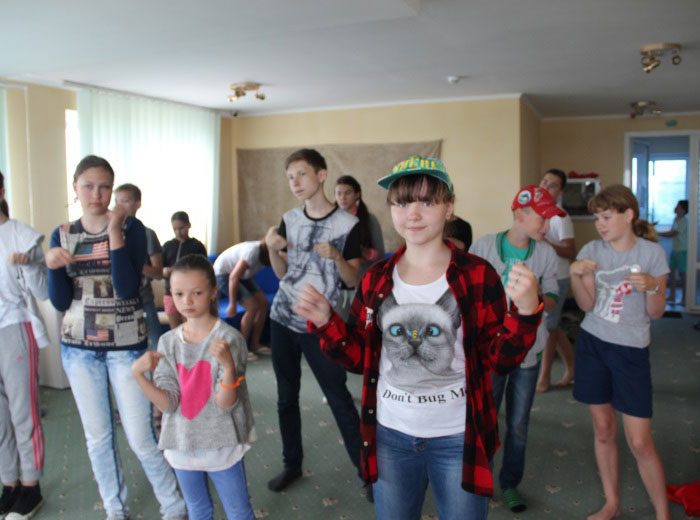 И вот большинство землян высказалось за  мирное существование нашей планеты…