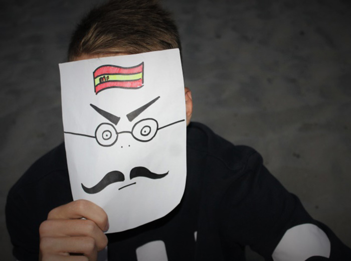 Сеньоры надели свои маски, скрывающие их истинные лица,...