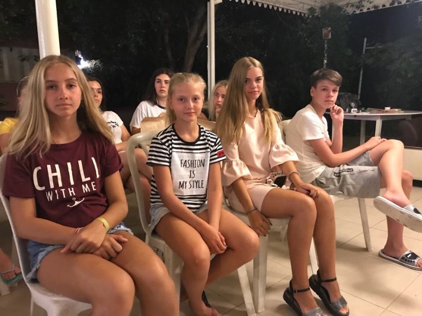 Поддержка была отличной! Каждый внимательно наблюдал за дебатами.