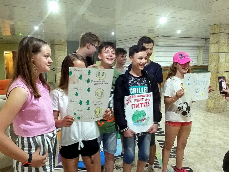 … и с нетерпением ожидала ребят, прилетевших из Санкт-Петербурга.