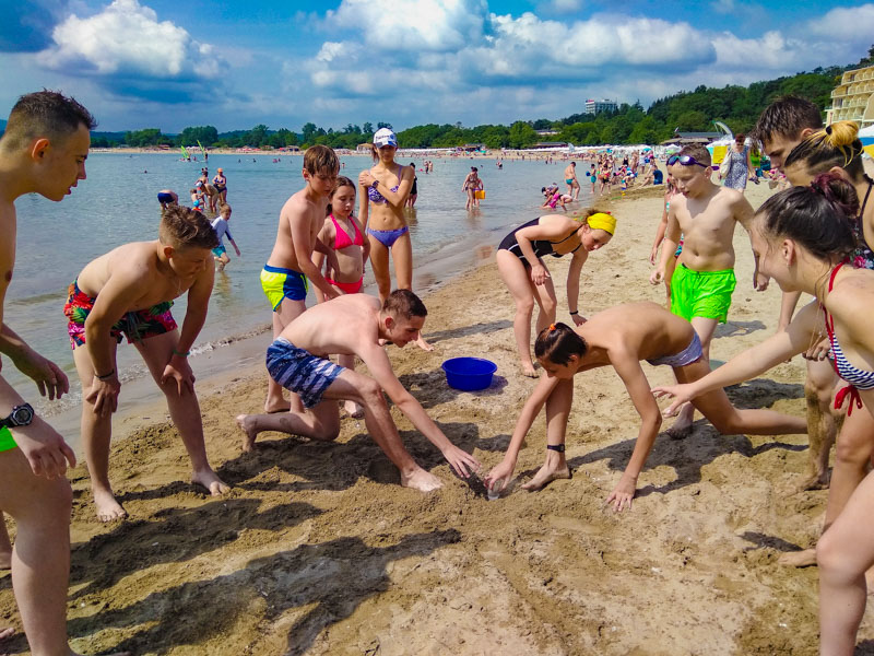 Но на этом мы не остановились. Дальше нас ждала водная эстафета. Битва оказалась нелегкой! Но мы достойно с ней справились, ведь все понимали: это поможет нам в будущем. 