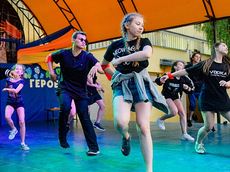 Выступление Ордена Атлетов отличалось хорошей и оригинальной хореографией и слаженной работой! Перед «Mr. Policeman» никто не смог устоять!