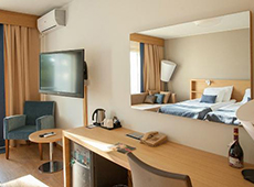 Рабочая зона в номере отеля BESTWESTERNSpahotelCasino