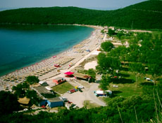 Пляжи Черногории Яз 2 и Яз 2 делят между собой одну бухту