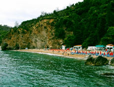 Песчаный пляж Черногории Могрен принадлежит отелю Avala