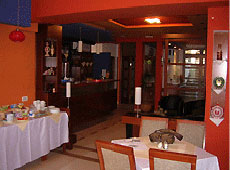 Интерьер ресторана отеля Pima в Черногории