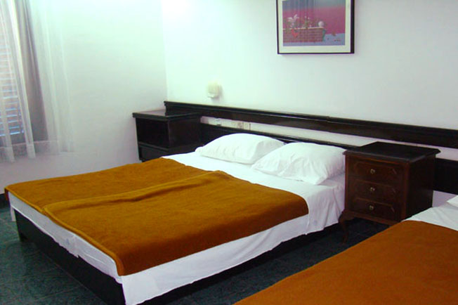  Французская кровать в отеле Slovenska Plaza в Черногории
