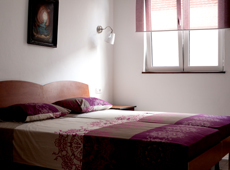 Раздельные кровати в апартаменте в Черногории