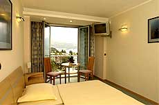 Отдых в Бечичи в аккуратных номерах отеля Montenegro Beach Resort