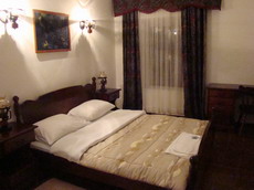  Французская кровать в номере отеля «Палата Венеция»