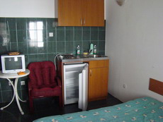  Кухонная стенка в номере виллы "Попович"
