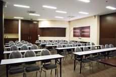 Вместительный конференц-зал для деловых встреч в отеле Residence в Черногории