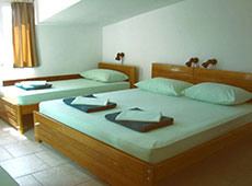 Удобные кровати в апартаменте виллы "Бисер"