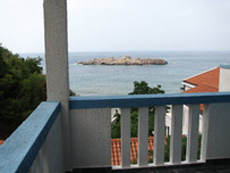 Остров Святой Стефан виден с балкона виллы "Обала"