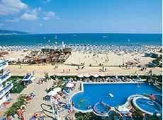 Песчаный пляж Болгарии неподалеку от отеля „Чайка бич“