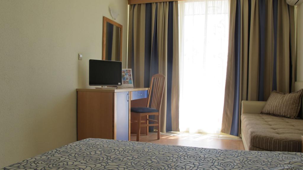Уютный номер отеля "Мура" в Болгарии