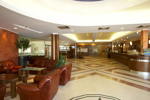 Интерьер холла в отеле Ралица Супериор в Албене