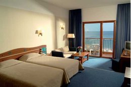 Светлый номер с отличным видом в отеле Riu Helios Bay