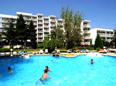 Отель с бассейном в Болгарии "Санди Бич"